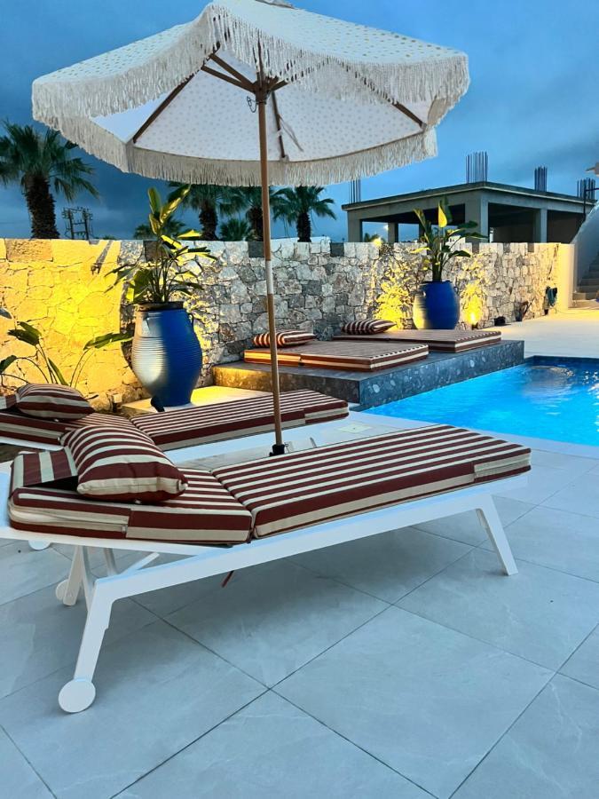 Cora May Central Villa With Private Pool 200M To The Beach Faliraki Bagian luar foto