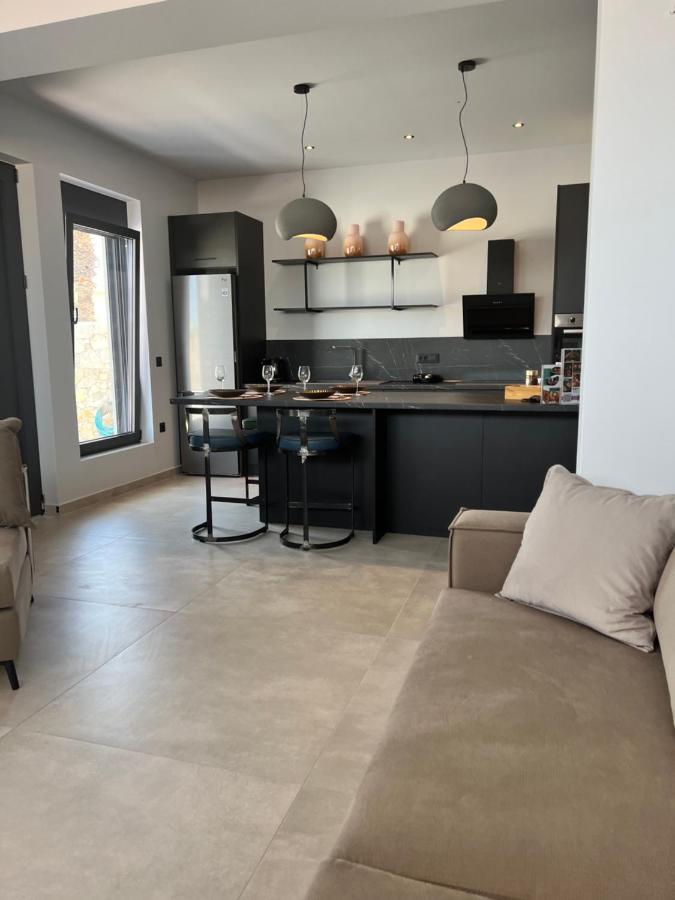 Cora May Central Villa With Private Pool 200M To The Beach Faliraki Bagian luar foto